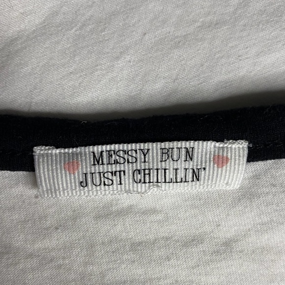 Women’s Short Sleeve Graphic T-Shirt | Size Medium - Picture 3 of 4